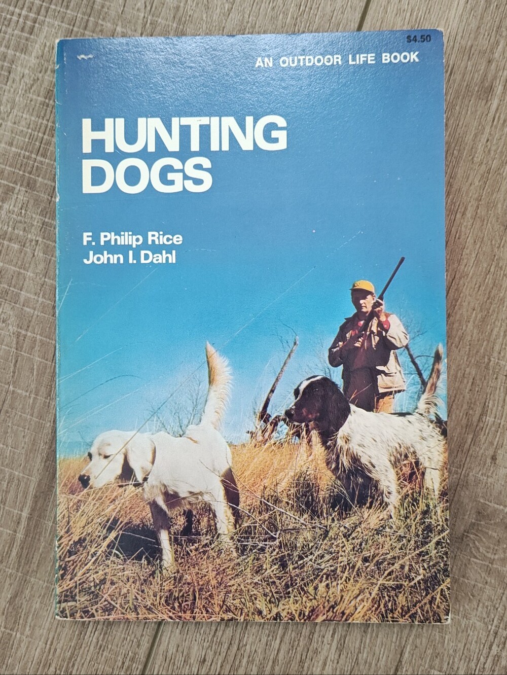 Hunting Dogs - An Outdoor Life Guide Book